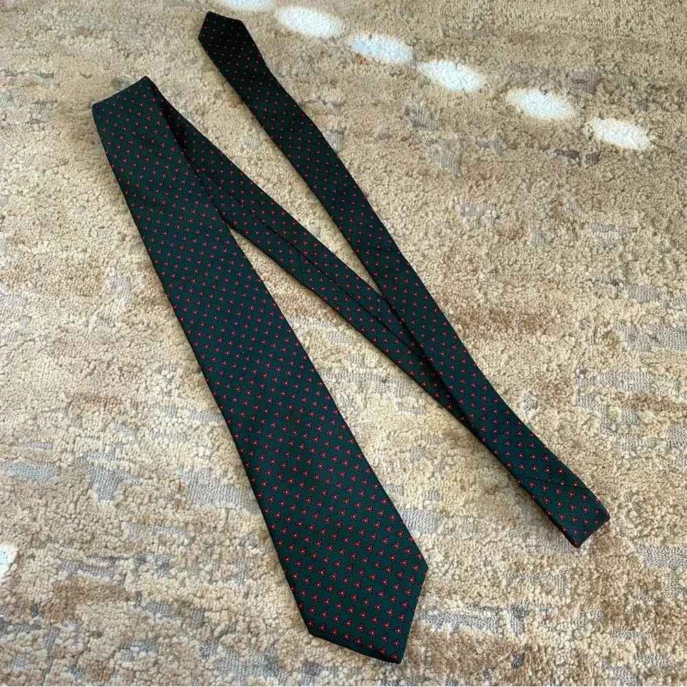 Calvin Klein Green And Red 100% Silk Neck Tie Italian Design
